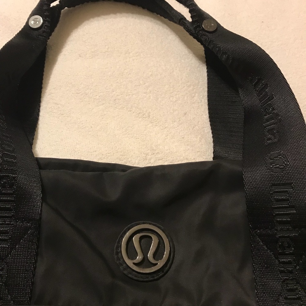 SOLD Bag Lululemon athletics bag size 17x17 x 6 - Picture 4 of 6